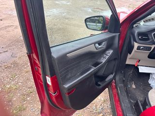 2021 Ford Escape SE - Driver's Front Door Image